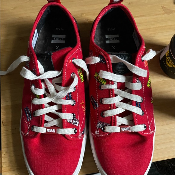 New Without Tags Marvel TOMS - Picture 5 of 5